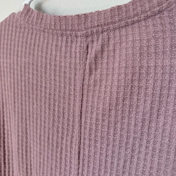 Sanctuary Light Pink Waffle Knit Long Sleeve V-Neck Top Size Medium Casual - Picture 7 of 10